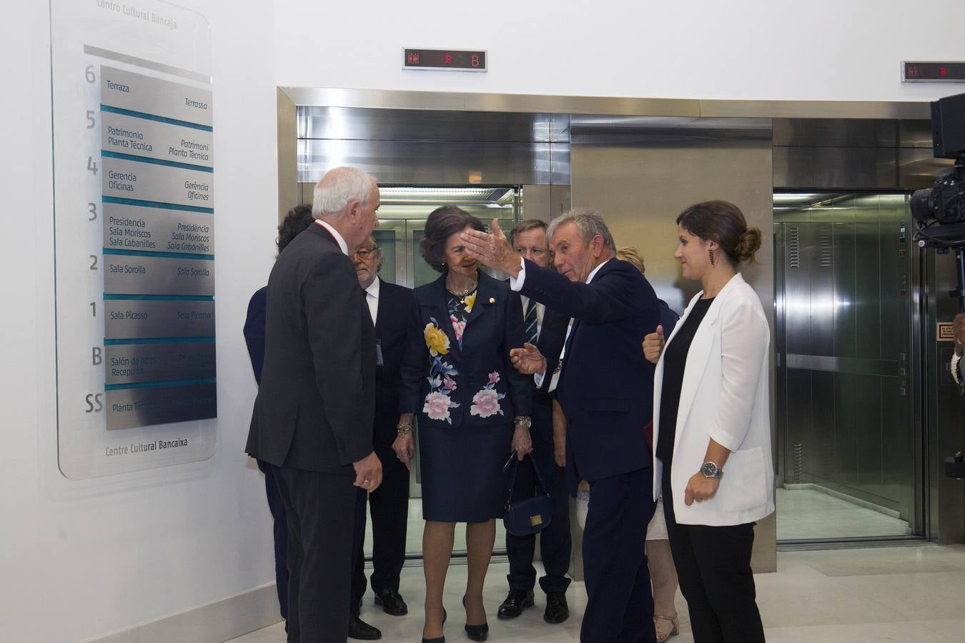 El discurso de Su Majestad ha venido precedido por la presentación del presidente de la Federación Española de Bancos de Alimentos, Nicolás Palacios, quien además de agradecer la presencia de Doña Sofía en el acto, ha resaltado la cariñosa acogida que han tenido los representantes de las entidades en la capital del Turia. Palacios ha destacado que «gracias a la generosa y entusiasta colaboración de los más de 3.200 voluntarios que forman parte de los 56 bancos de alimentos que operan en nuestro país, el año pasado se consiguieron distribuir casi 152 millones de kilos de comida a personas que lo necesitan».