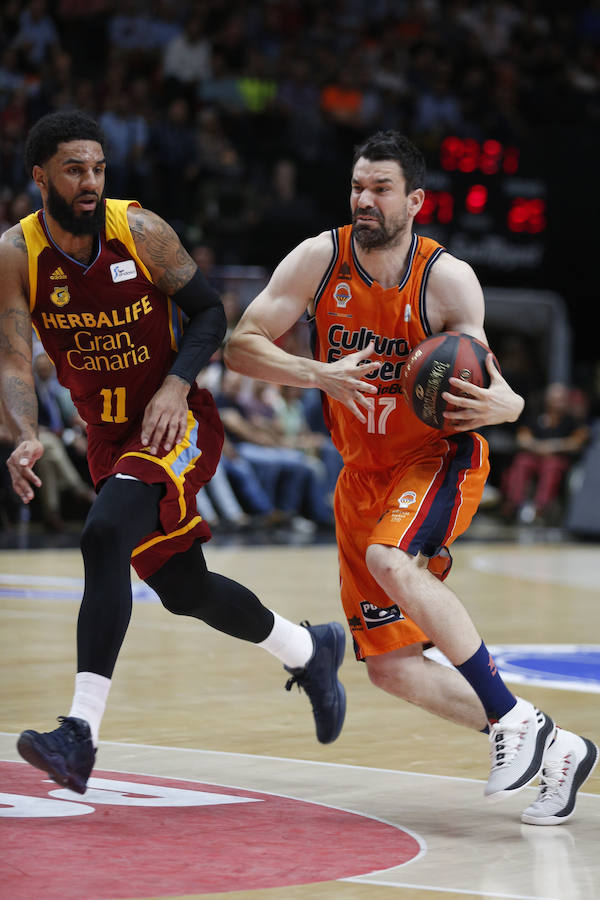 Estas son las mejores imágenes del primer partido de cuartos de playoff en la Fonteta