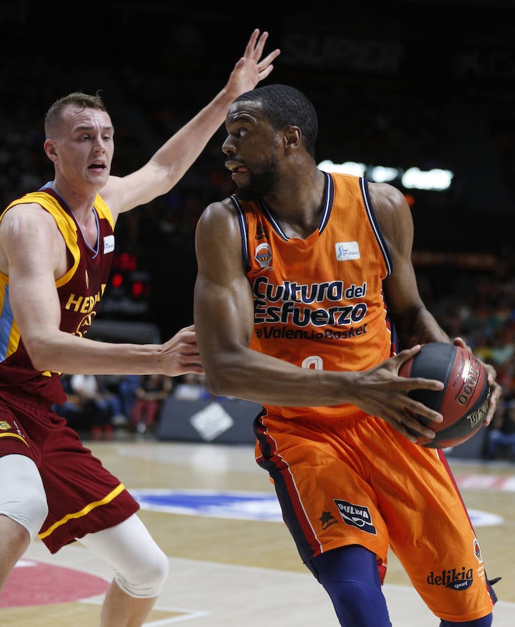 Estas son las mejores imágenes del primer partido de cuartos de playoff en la Fonteta