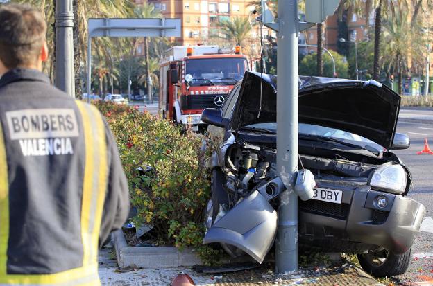Dos conductores circulan a 145 km/h por el bulevar sur durante una carrera