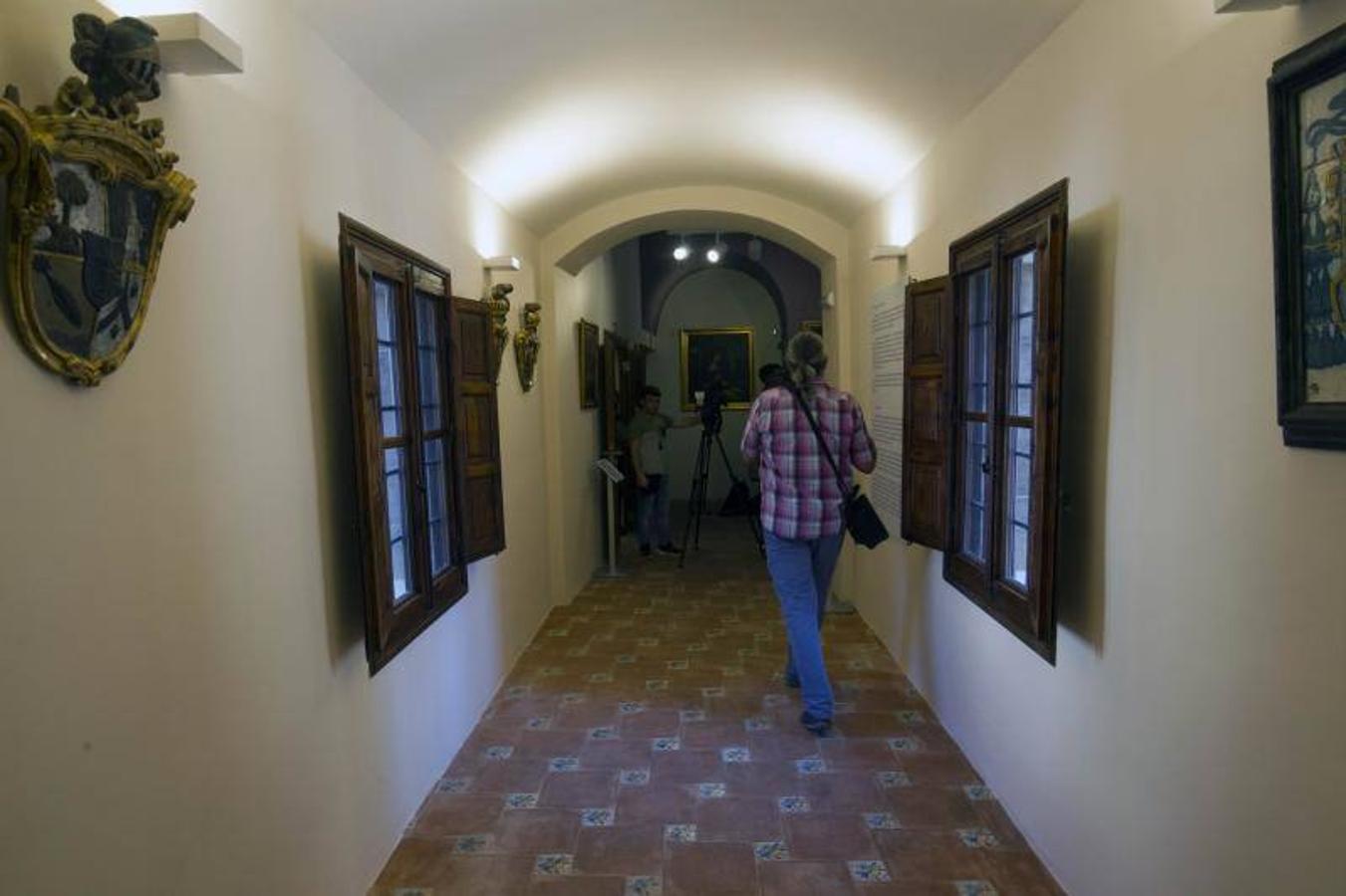 Se ha presentado la nueva sala del museo catedralicio y un libro que analiza la presencia artística de San Vicente Ferrer tanto en el interior como en el exterior del templo.