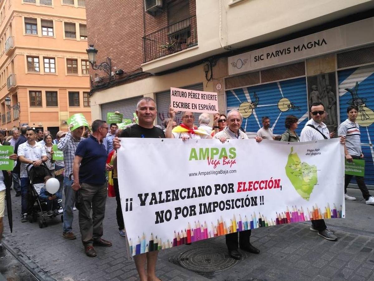 Fotos: Fotos de la marcha por la libertad de elección de lengua