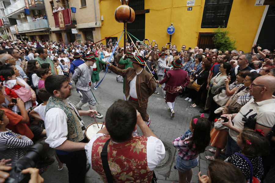 Fotos: La Cabalgata del Convite invade Valencia de danzas, música y color