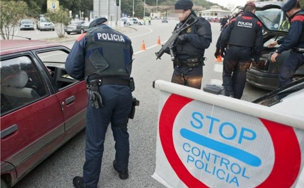 Control policial de los Mossos d'Esquadra.