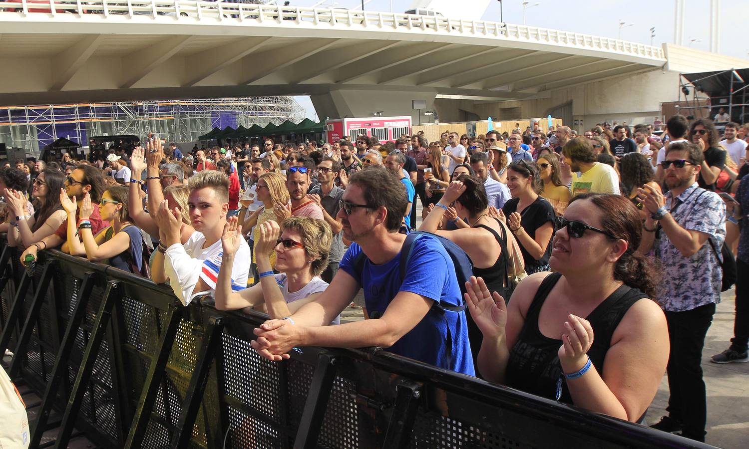 Más de 40.000 personas han vibrado durante dos días con los conciertos que han llenado de música ‘indie’ la Ciudad de las Artes y las Ciencias. El certamen había agotado entradas hace ya varias semanas.