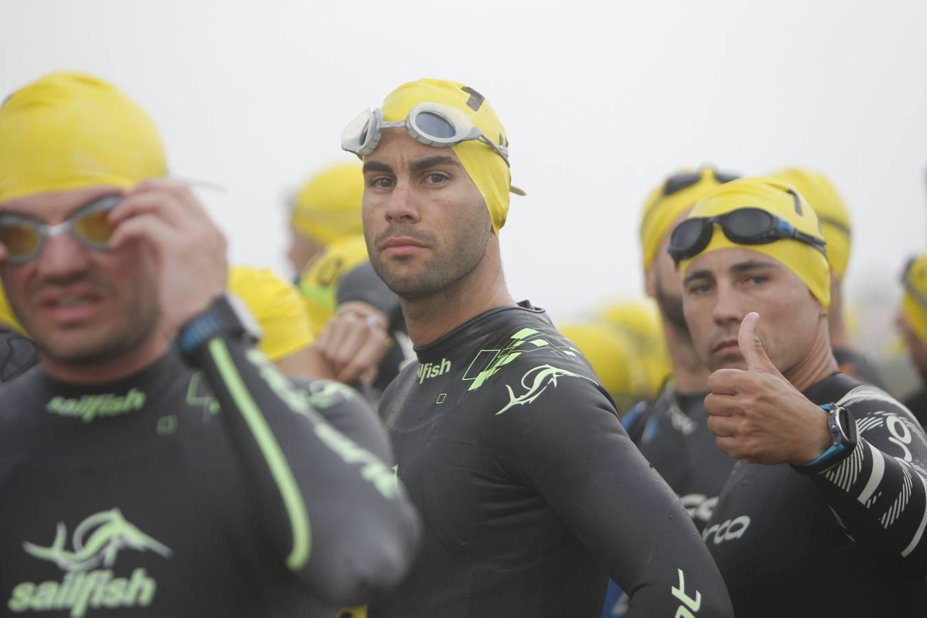 Francisco Fernández (Trampolín de Toledo) y Anna Noguera (Igualada) se llevaron el triunfo en el triatlón Media Distancia (1,9 kms de natación, 90 kms de bici y medio maratón) celebrada en la playa de Las Arenas. El campeón masculino lo hizo en 3.48.08 mientras que Noguera necesitó 4.11.39 