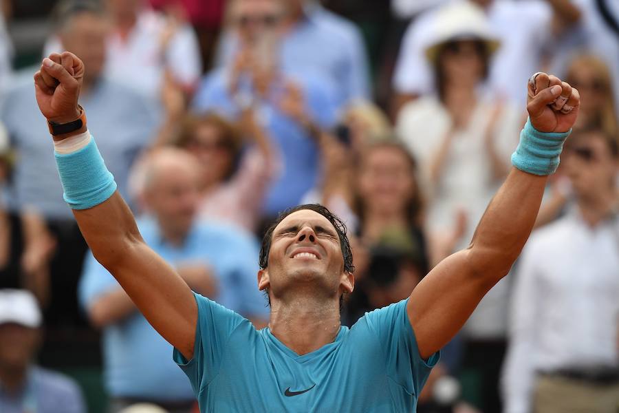 Rafael Nadal ha revalidado su título de campeón en la arcilla parisina y ya acumula once trofeos de Roland Garros, tras vencer a Thiem por 6-4, 6-3 y 6-2