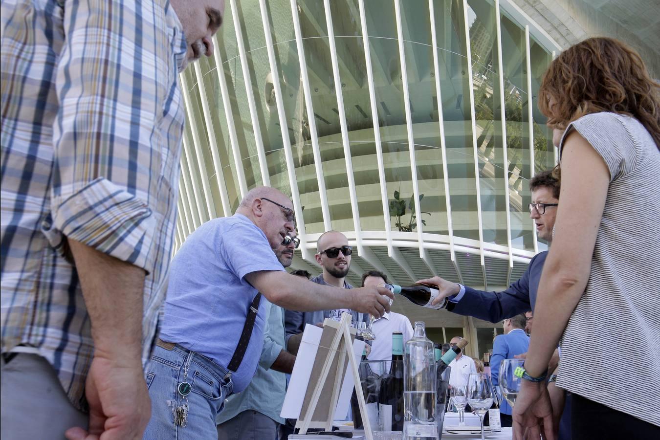 El evento ha reunido a más de una treintena de bodegas amparadas por la marca organizadora, las cuales han aprovechado el evento para presentar su diversa y amplia oferta