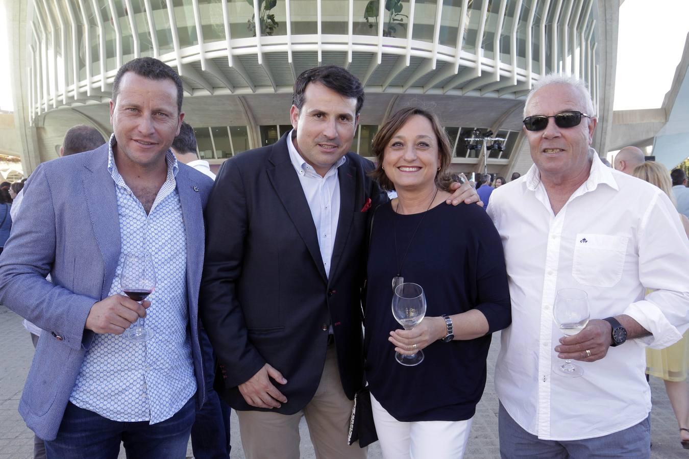 El evento ha reunido a más de una treintena de bodegas amparadas por la marca organizadora, las cuales han aprovechado el evento para presentar su diversa y amplia oferta