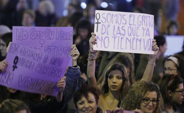 Manifestación contra el maltrato machista en Valencia.