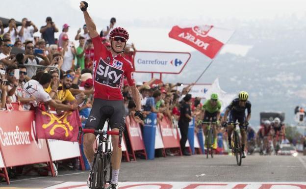 Froome celebra una victoria. 