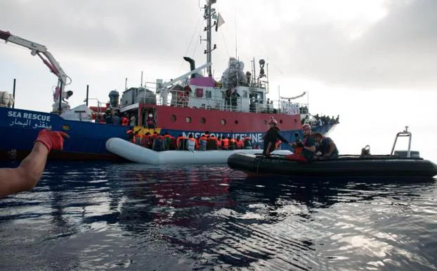 Italia y Malta se niegan a aceptar a los inmigrantes del 'Lifeline'