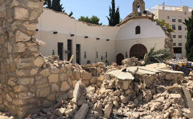 Imagen principal - Estado en el qeu quedó la iglesia. 