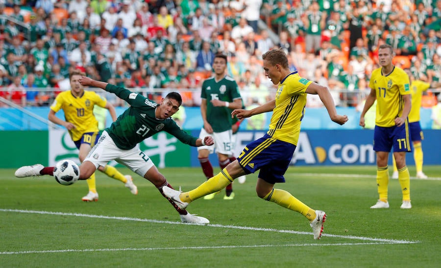 Suecia se impuso por 0-3 a México en el encuentro correspondiente a la tercera jornada del grupo F. La derrota de Alemania ante Corea del Sur dio el pase a ambas selecciones para octavos. 