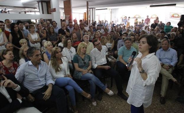 Soraya, en un acto con afiliados en Valencia. 