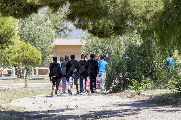 Inmigrantes del 'Aquarius' en el complejo socioeducativo de Cheste. 