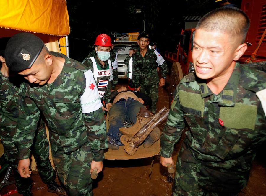 Fotos: La agonía de Tailandia para rescatar a los niños