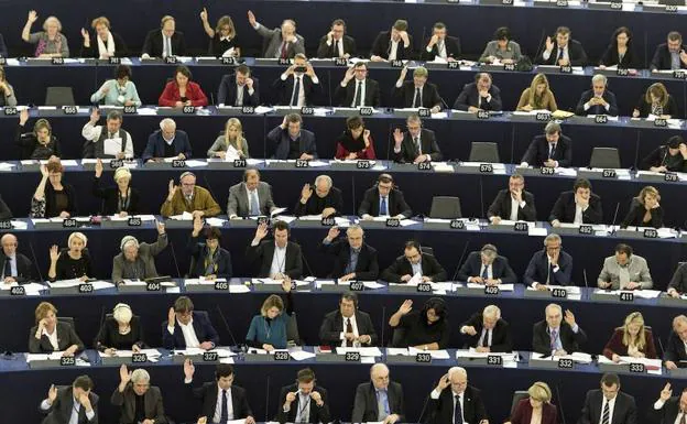 Una Eurocámara dividida aplaza a septiembre su posición sobre la directiva de derechos de autor