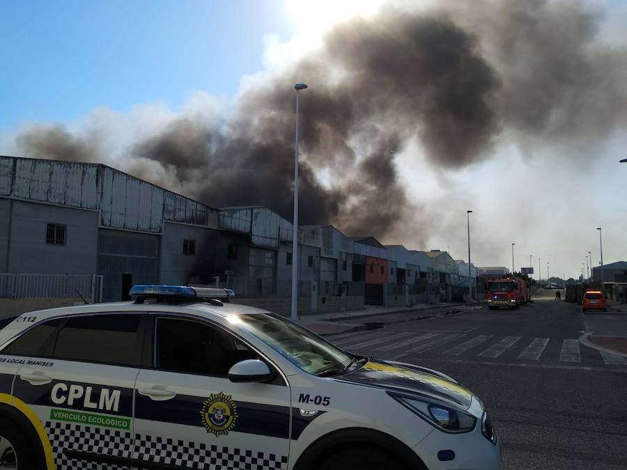 Fotos: Incendio en el polígono industrial La Cova de Manises