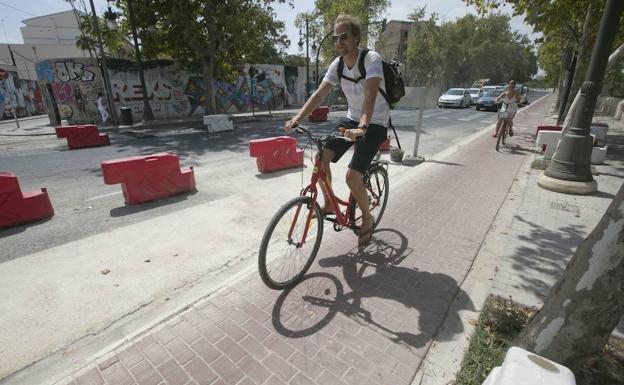 El Ayuntamiento da luz verde a los proyectos del carril bici en las Grandes Vías, Primado Reig y la avenida del Puerto