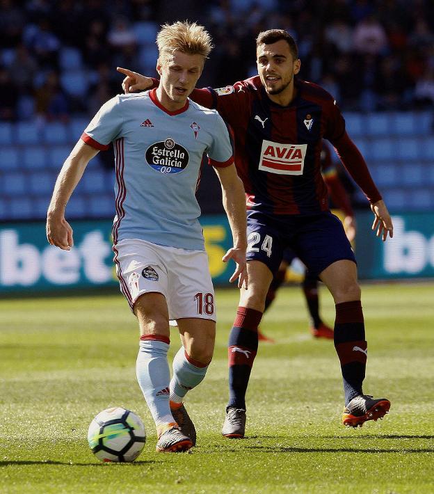 El Valencia CF ata a Daniel Wass por 6 millones