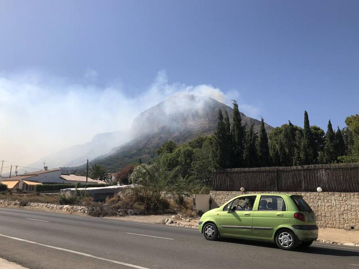 Fotos: Arde el parque natural del Montgó