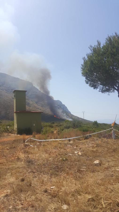 Fotos: Arde el parque natural del Montgó