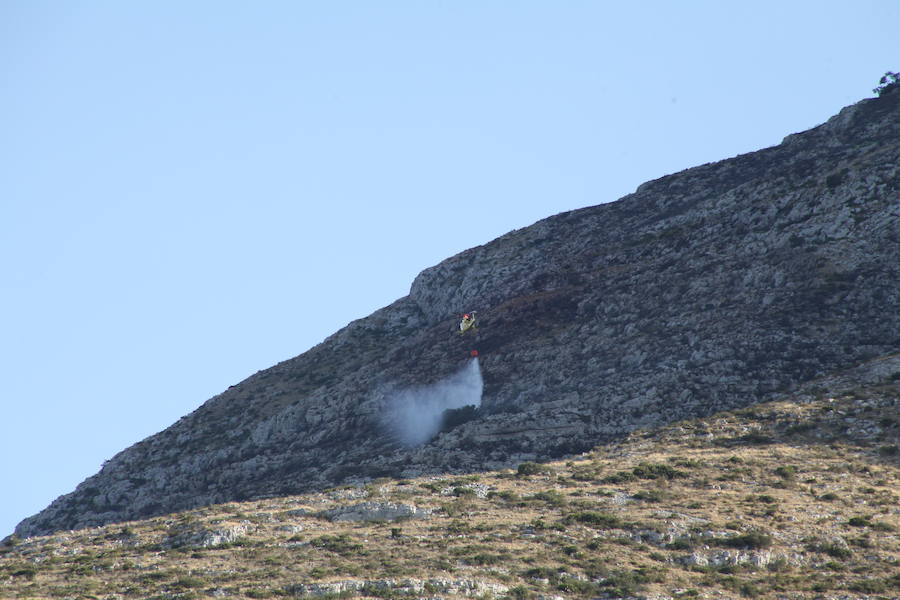 Fotos: Arde el parque natural del Montgó