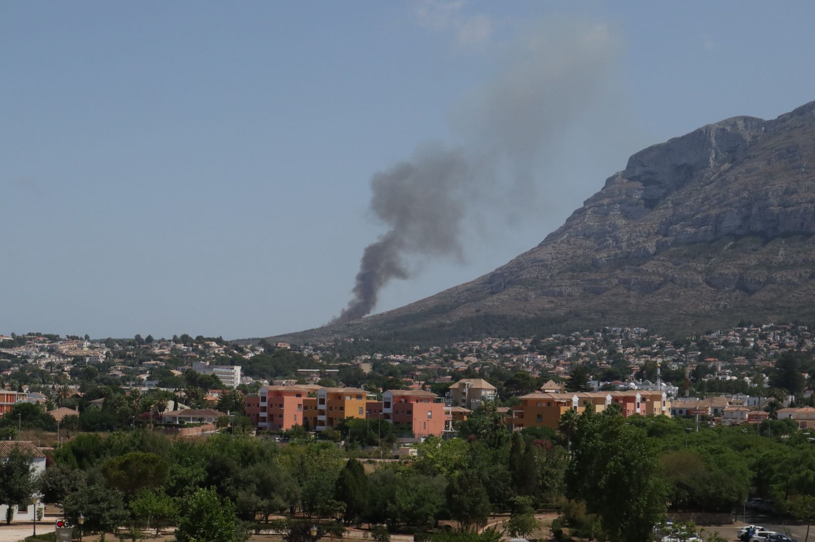 Fotos: Arde el parque natural del Montgó