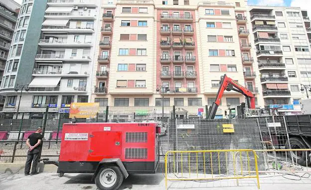 Los vecinos de Ciutat Vella aseguran que han aumentado los ruidos por la proliferación de obras.