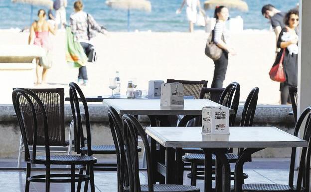 Terraza en la playa de Valencia.