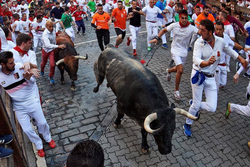 Dos minutos y 33 segundos ha durado este tercer encierro. Rápido y limpio