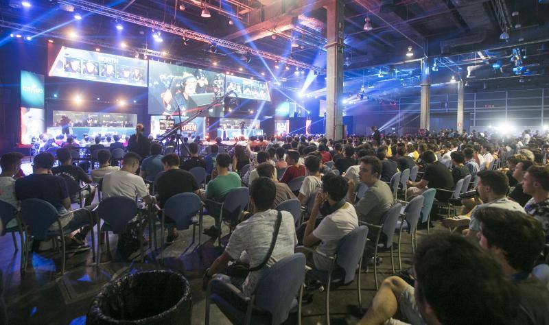 El noveno DreamHack Valencia arranca este jueves, 12 de julio, y espera concentrar durante cuatro jornadas a más de 40.000 amantes de los videojuegos y los deportes electrónicos, con multitudinarios torneos que llegarán en directo a 30 países, 250.000 euros en premios y la competición de Pokémon como principal novedad.