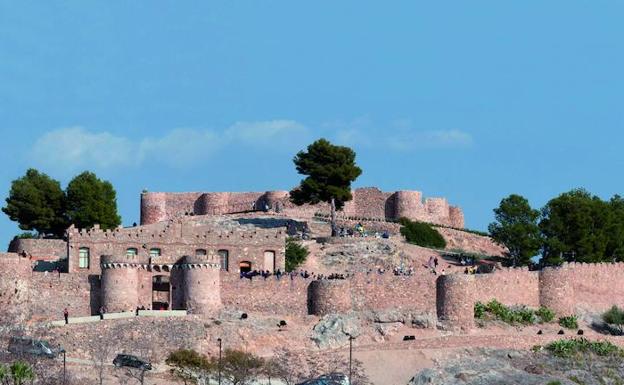 Imagen principal - Onda: castillo, área recreativa del Sichar y 'les escaletes dels gats'.