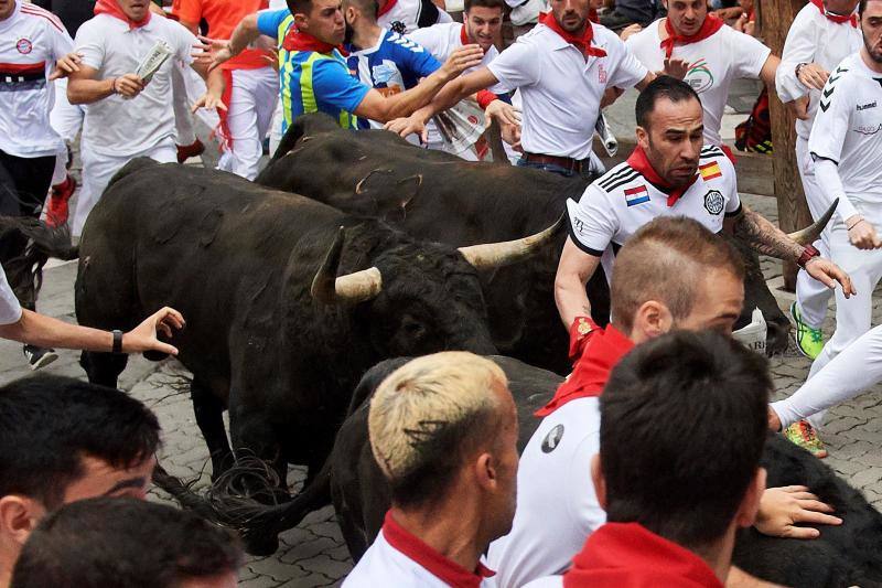 Fotos: Fotos del encierro de San Fermín con toros de Jandilla (viernes 13 de julio de 2018)