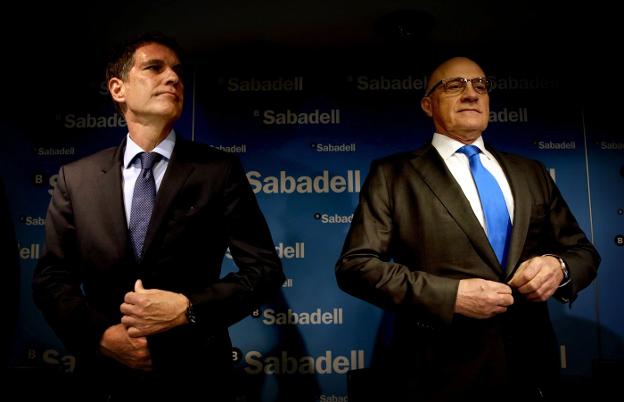 El consejero delegado del Sabadell, Jaume Guardiola, y el presidente, Josep Oliu. 