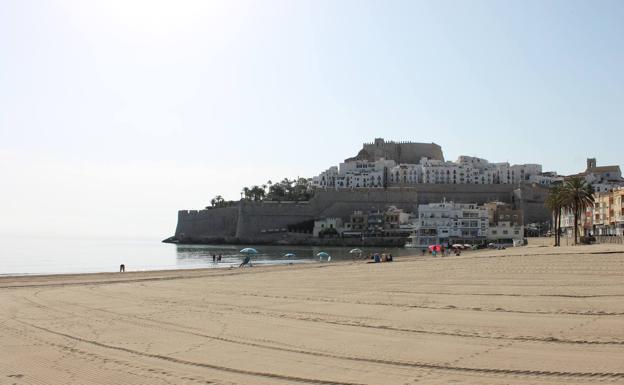 Playa Norte de Peñíscola, donde inicia la ruta por los escenarios de Cine.