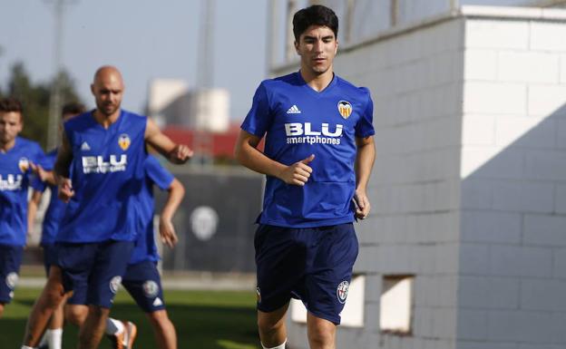 Carlos Soler en un entrenamiento la semana pasada. 