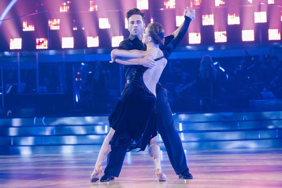 'Bailando con las estrellas' ya tiene pareja ganadora. El cantante David Bustamante y su bailarina Yana Olina se han convertido en los ganadores tras imponerse en la gran final a Manu Sánchez y Mireia Arizmendi y Patry Jordán y Rubén.