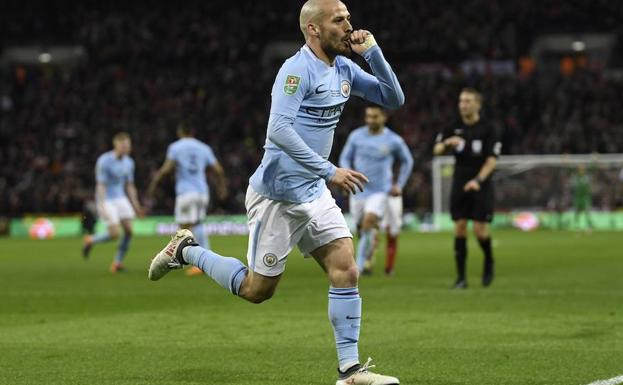 Silva celebra un gol dedicándoselo a su hijo. 