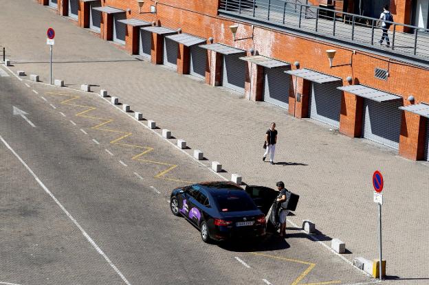 Parada de taxis de Atocha, ayer, desierta. 