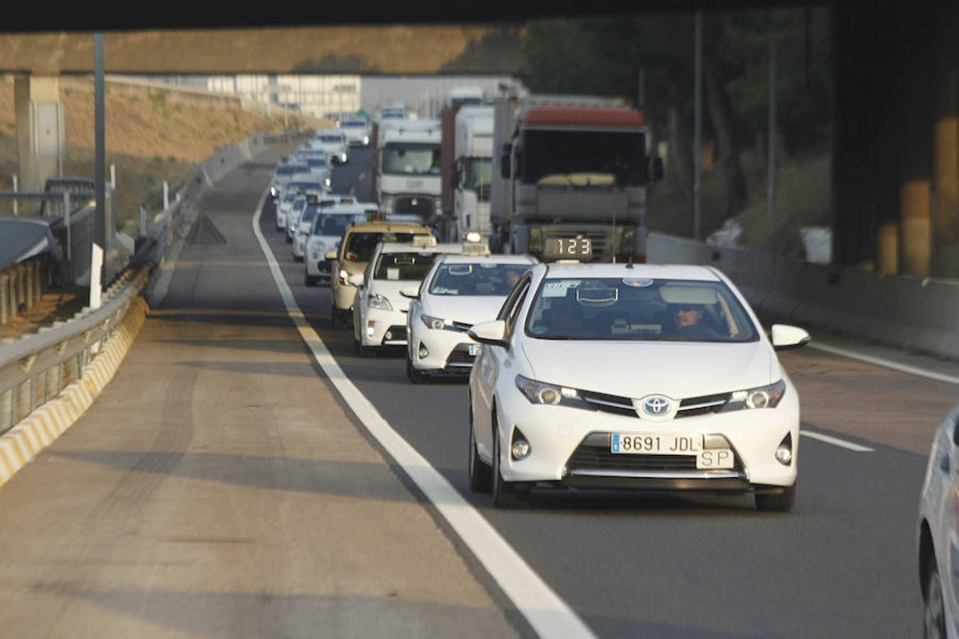 Fotos: La huelga de los taxistas en Valencia