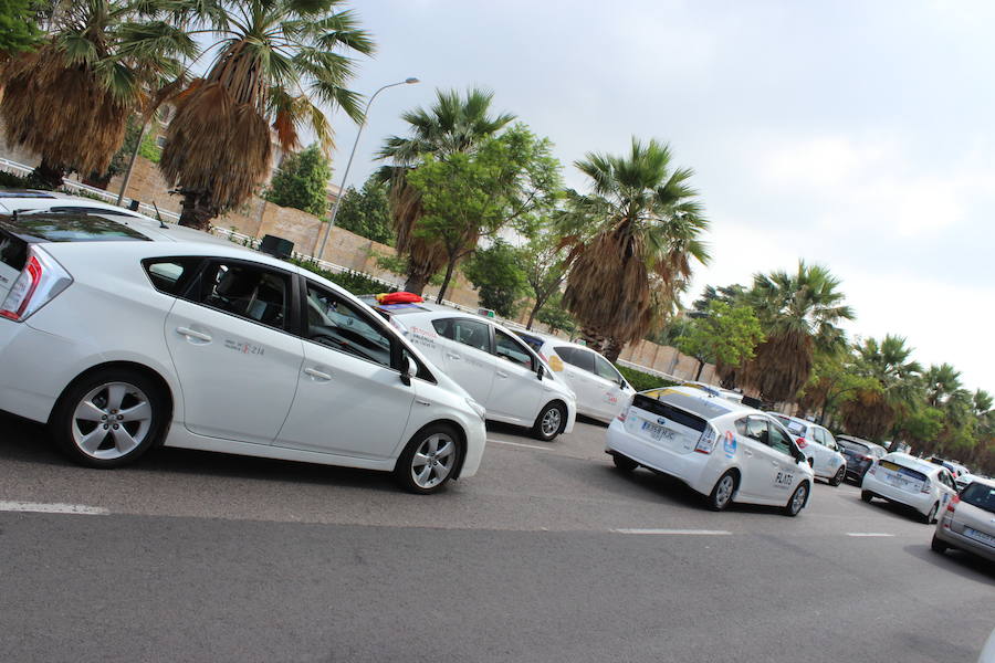 Fotos: La huelga de los taxistas en Valencia