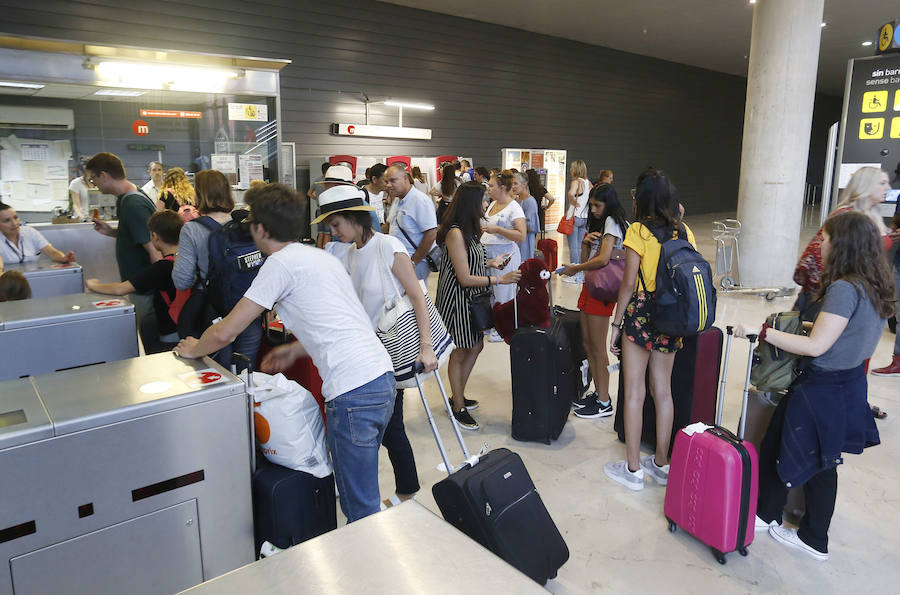 Fotos: Huelga de taxistas en Valencia - martes 31 de julio