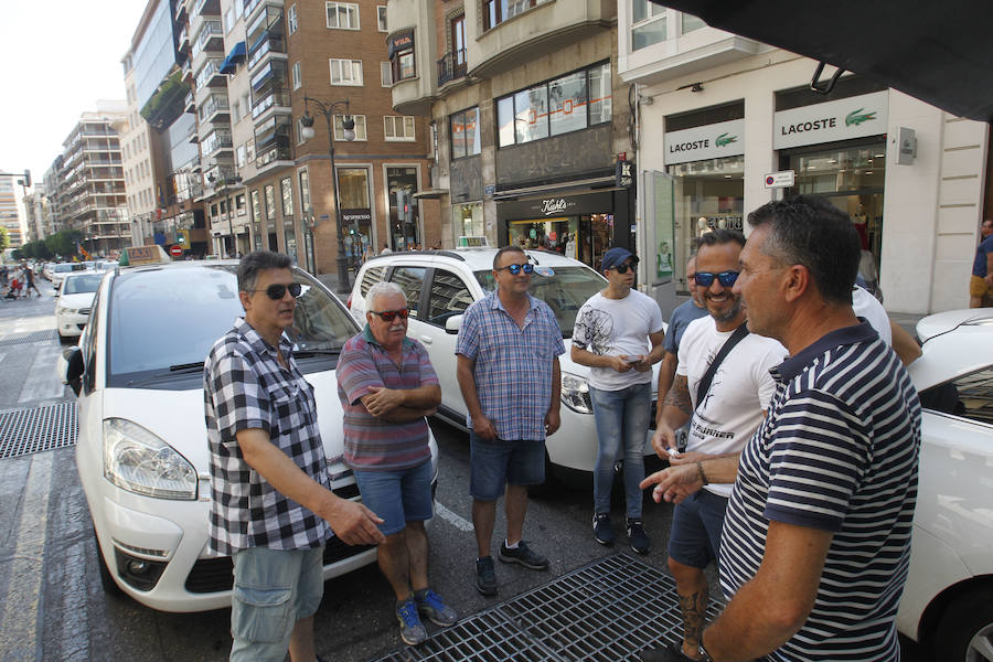 Fotos: Huelga de taxistas en Valencia - martes 31 de julio