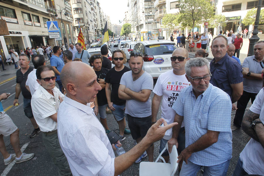 Fotos: Huelga de taxistas en Valencia - martes 31 de julio