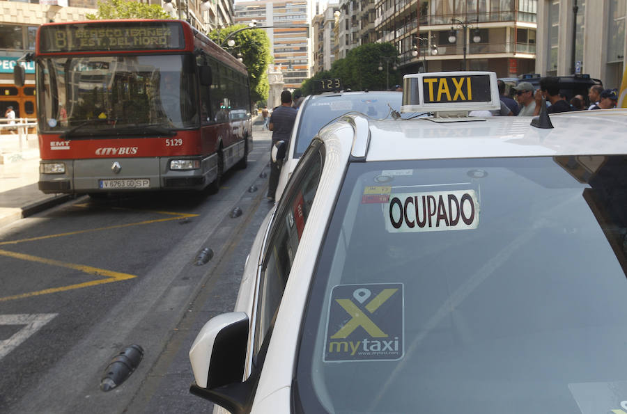 Fotos: Huelga de taxistas en Valencia - martes 31 de julio