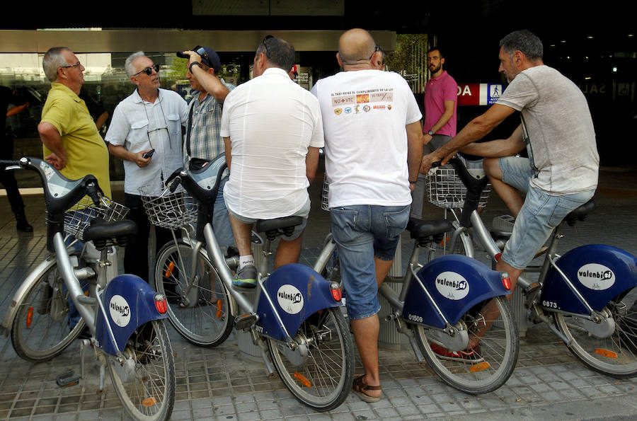 Fotos: Huelga de taxistas en Valencia - martes 31 de julio