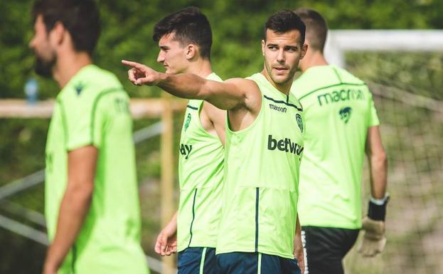 Los jugadores del Levante, durante un entrenamiento de esta pretemporada