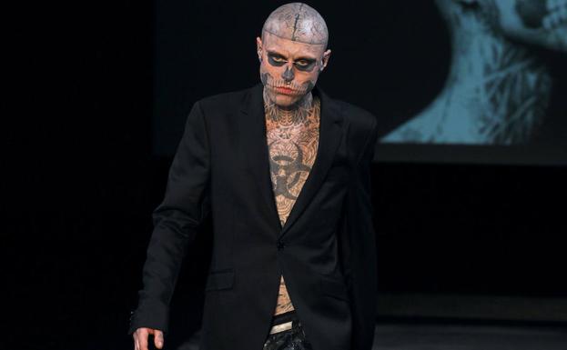 Imagen principal - Hallan muerto al modelo canadiense Zombie Boy